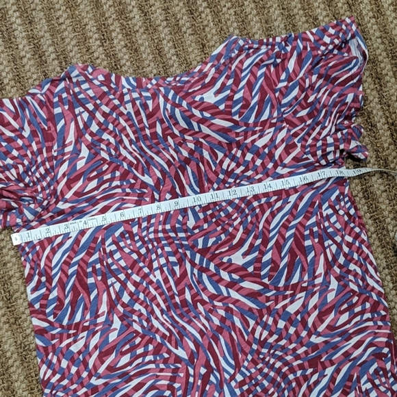 t.la Anthropologie pink Coral New V Neck Shirt - Picture 6 of 7